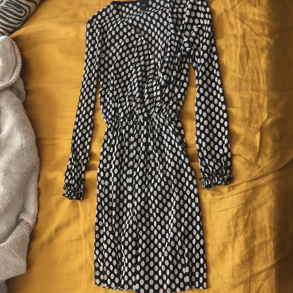 River island v-neck spot dress UK size 10